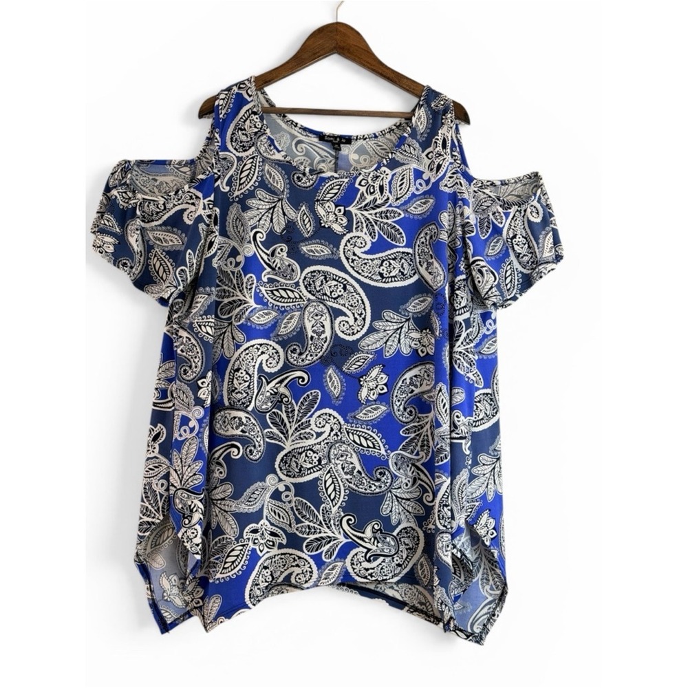 Sami & Jo Plus 2X Blue Paisley Cold Shoulder Ruffle Sleeve Blouse